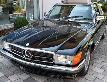 MERCEDES BENZ SL 560 Cabrio, R107, Schwarz, BJ 1987, (007)