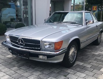 MERCEDES BENZ SL 560 silber / R 107 / Cabrio